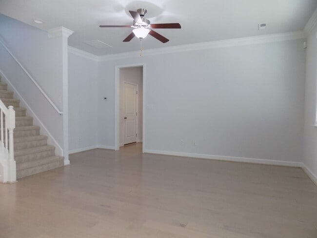 Building Photo - 121 Wineberry Wy