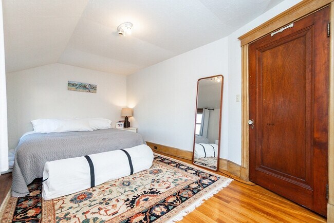 Building Photo - 322 Humphrey St