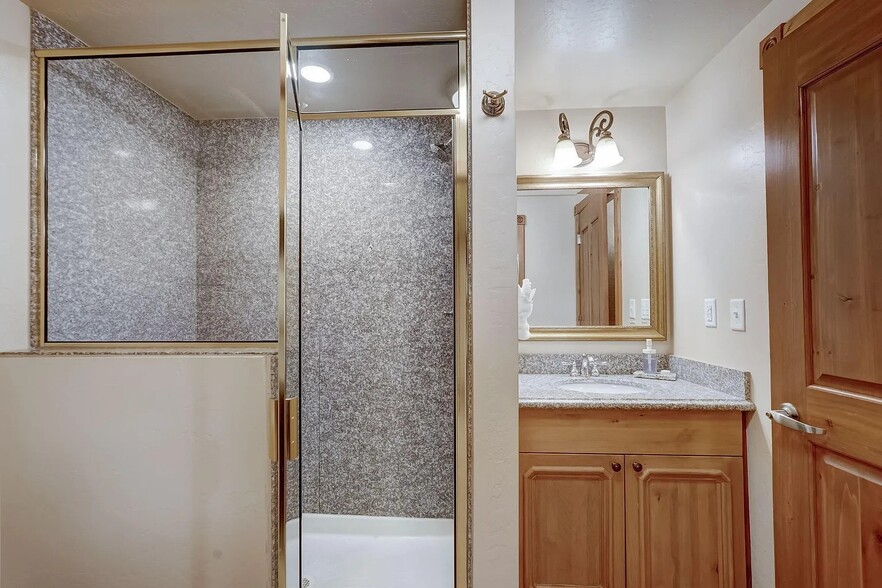 Building Photo - 840 Bigler Ln