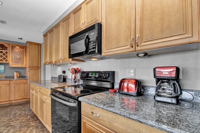 Building Photo - 4274 Gillot Blvd