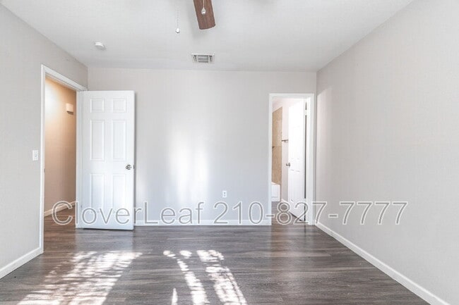 Building Photo - 118 N Meadow St