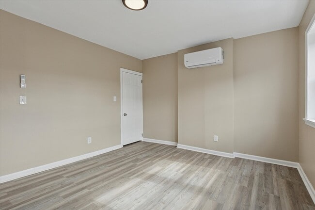 Building Photo - 39 W Front St