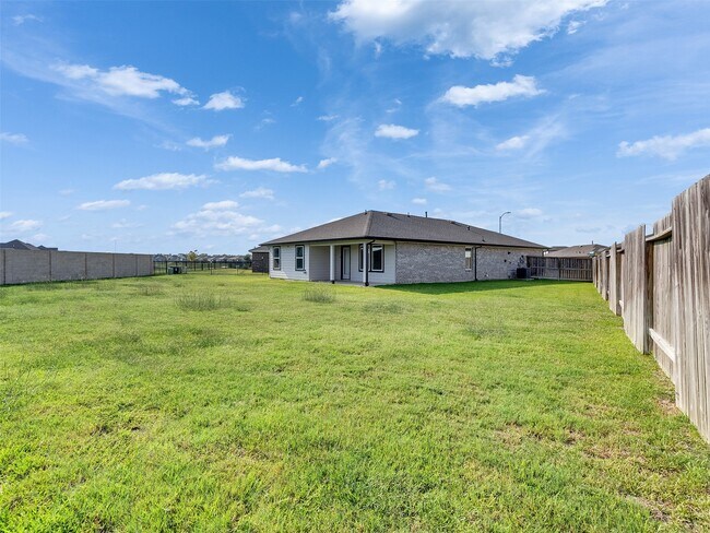 Building Photo - 10627 Great Basin Dr