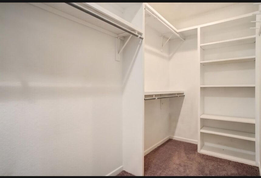 Building Photo - 306 Vale Ave