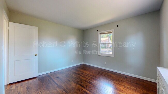 Building Photo - 677 Garfield Ave