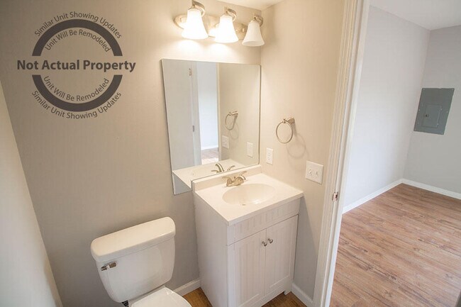 Building Photo - 4620 W Bainbridge Dr