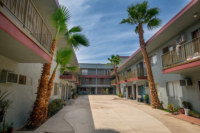 Building Photo - Lan8140