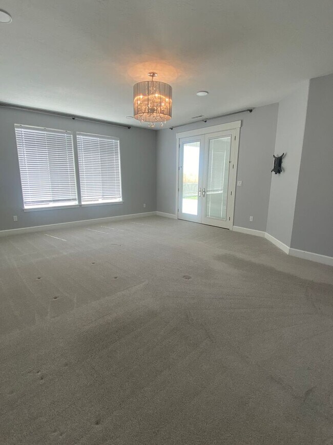 Building Photo - Elegant home in the Heights at Canyon Lakes