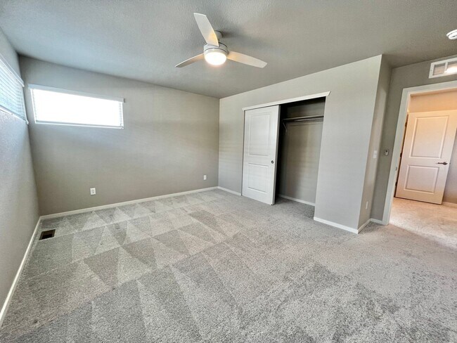 Building Photo - Beautiful 3 Bed 2.5 Bath in Timnath!