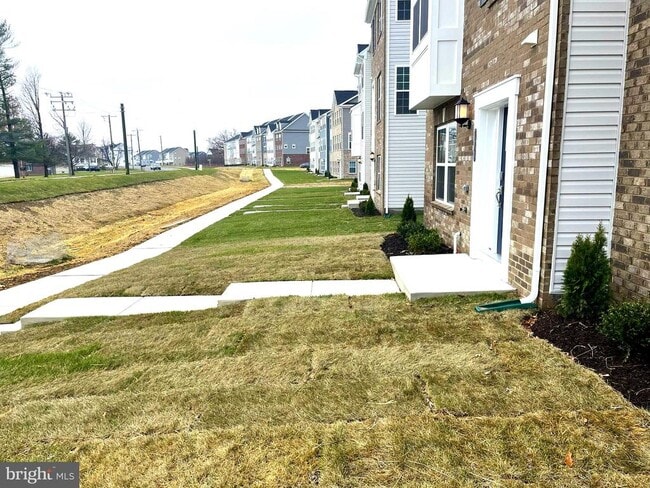 Building Photo - 7618 Johnnycake Rd