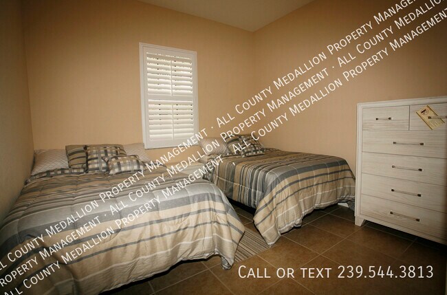 Building Photo - 11070 Esteban Dr