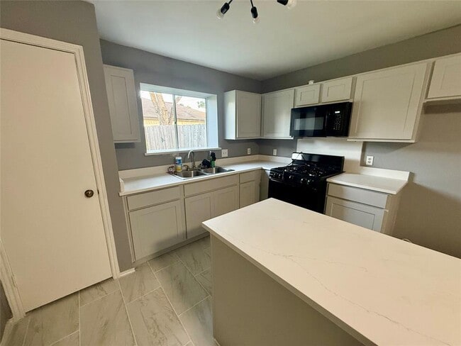 Building Photo - 24023 Red Sky Dr