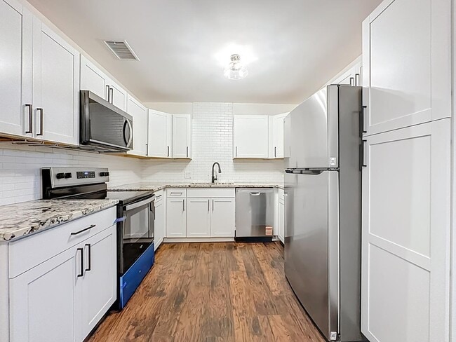 Building Photo - 5243 Poppy Dr