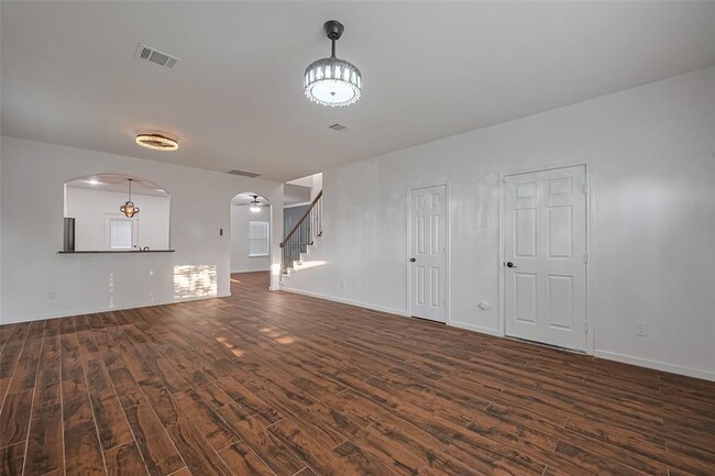 Building Photo - 10118 Mariposa Stream Ct