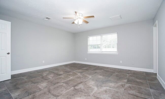 Building Photo - 17407 Autumn Trails Ln