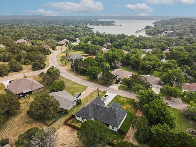 Building Photo - 4304 N Chisholm Trail