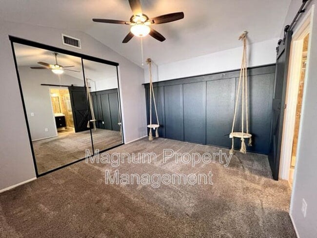 Building Photo - 27773 Moonridge Dr
