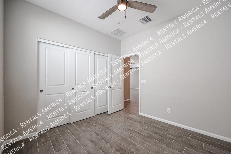 Building Photo - 17817 W Country Club Terrace