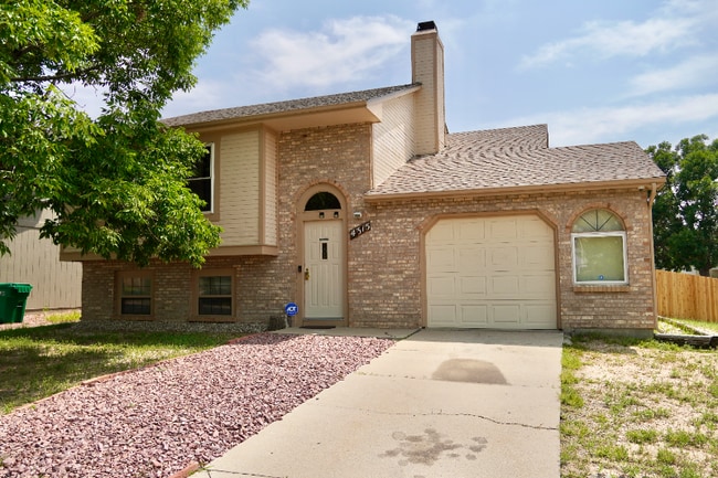 Building Photo - 4315 Fletcher Dr