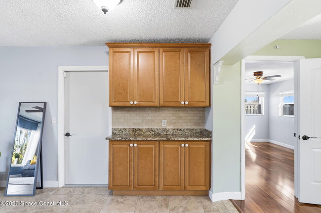 Building Photo - 705 Pelican Dr