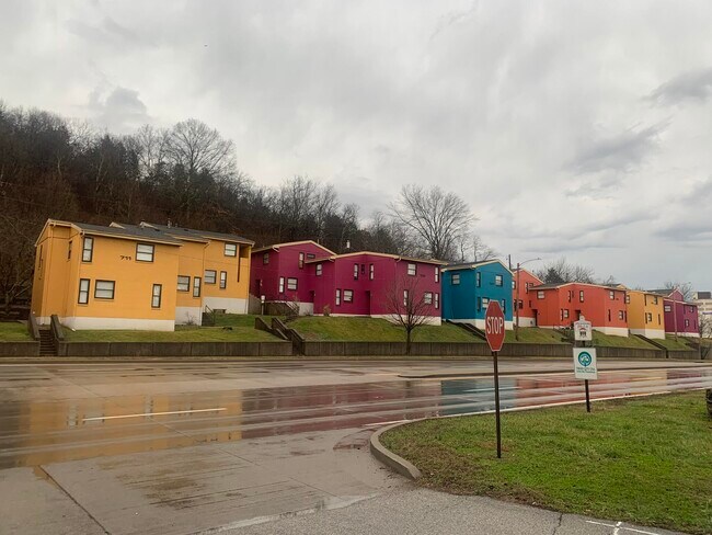 Building Photo - 705 Wilkinson Blvd