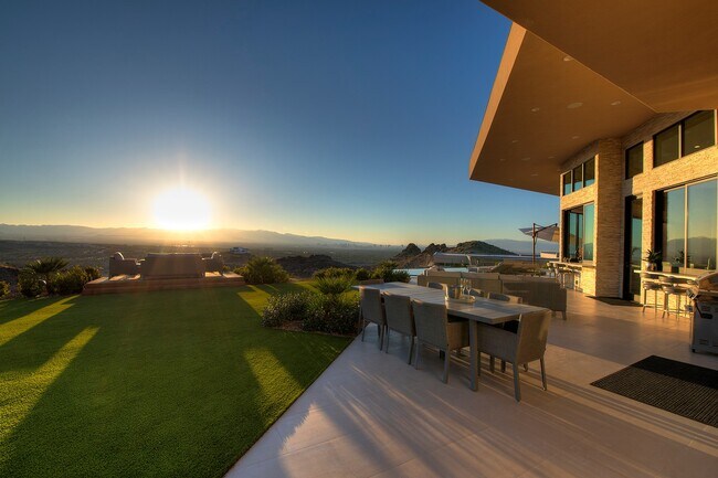 Building Photo - 661 Dragon Peak Dr