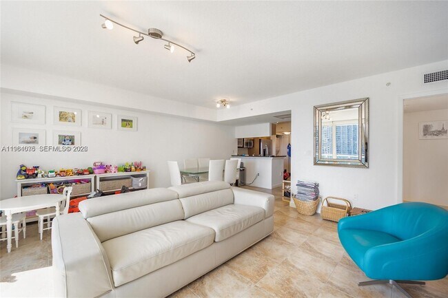 Building Photo - 31 SE 5th St