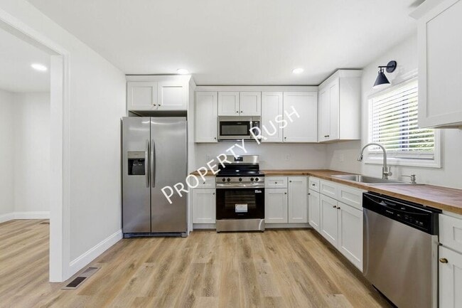 Building Photo - 6107 Vance Cir