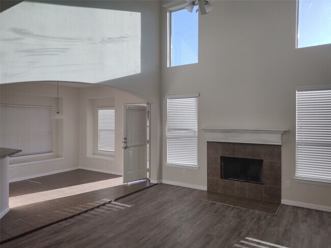 Building Photo - 24623 Forest Canopy Dr