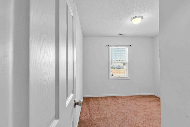 Building Photo - 105 Gamble Way