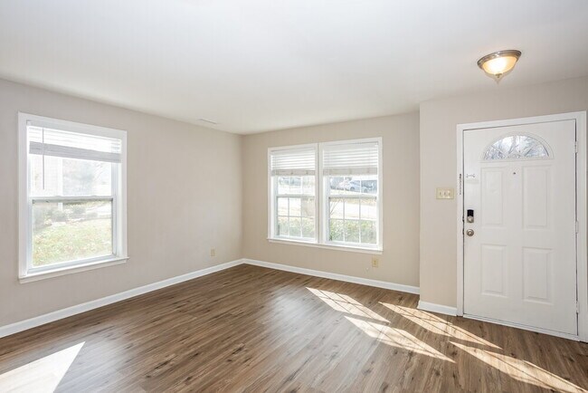 Building Photo - 8804 Old Potters Rd