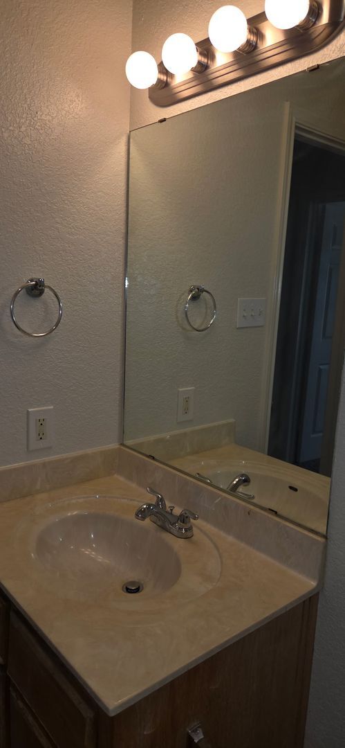 Building Photo - 3400 Cantabrian Dr