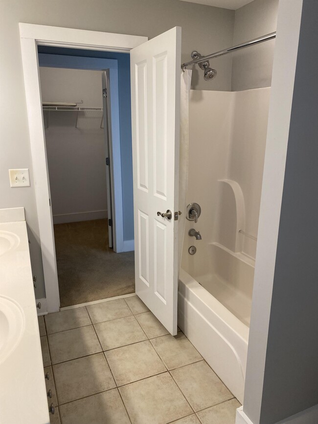 Building Photo - 1641 Carriage Ridge Dr