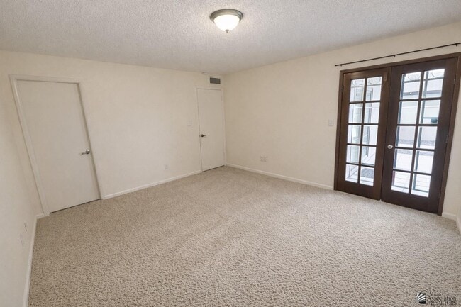 Building Photo - 784 W 37th St