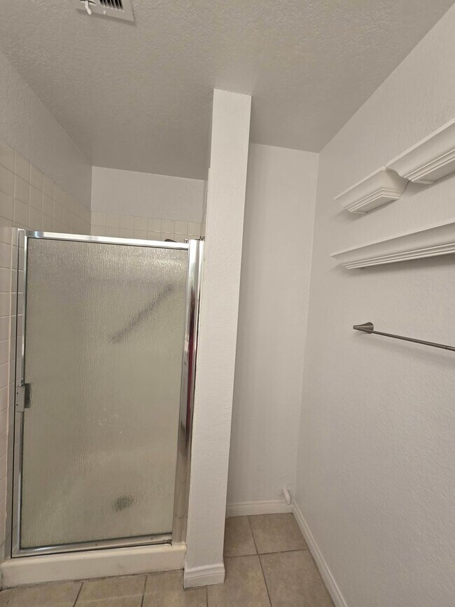 Building Photo - Spacious, Stylish Living in a Guard-Gated West Las Vegas Community in The Lakes with Resort-Style...