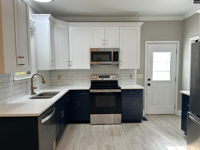 Building Photo - 305 Dean Hall Ln