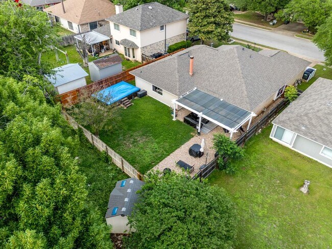 Building Photo - 505 Eaglecreek Dr