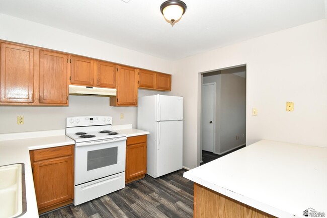 Building Photo - 4660 W 18th Pl