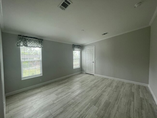 Building Photo - 990 E Sand Cay Ave