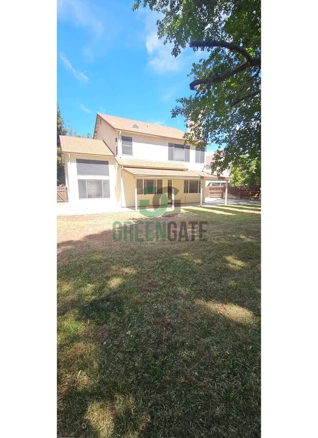 Building Photo - Beautiful 4 Bedroom, 3 Bathroom Home in Tr...