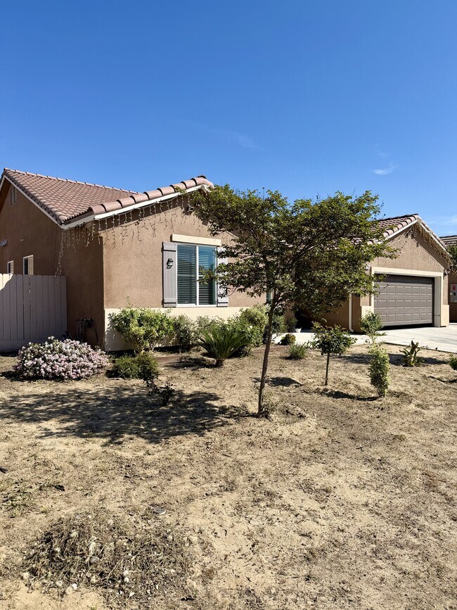 Building Photo - 1736 Berry St