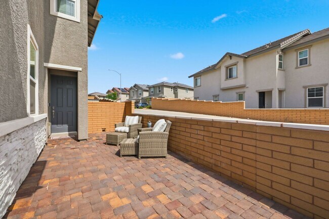 Building Photo - Elevated Living in Cadence – Model-Quality 3-Bedroom Home in Henderson’s Premier Master-Planned C...