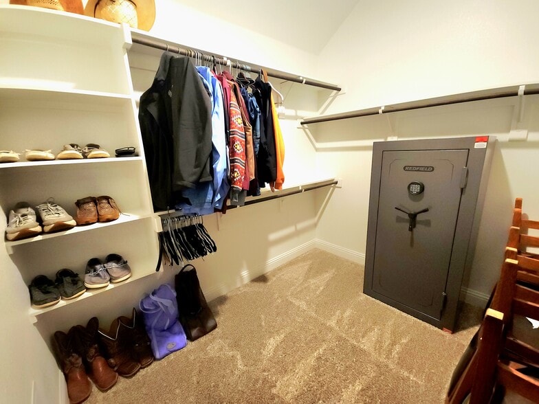 Building Photo - 3012 Denver Ave