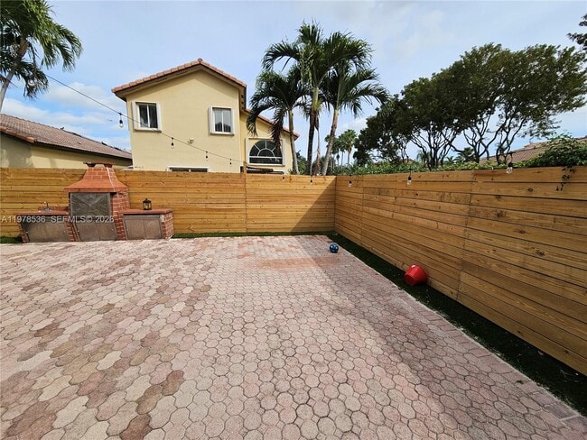 Building Photo - 5201 NW 112th Pl