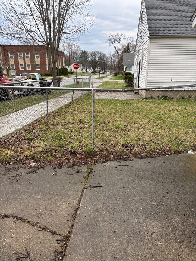 Building Photo - 19449 W Chicago