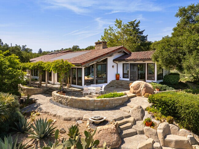 Building Photo - 2140 Mt Calvary Rd