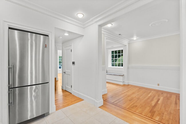 Building Photo - 1435 Newport Way