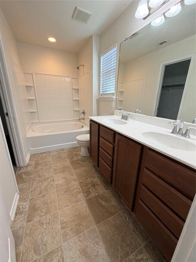 Building Photo - 13412 Guarnere Dr