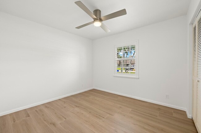 Building Photo - 3827 Barkis Ave