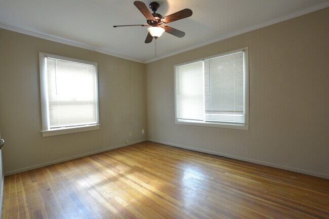 Building Photo - 2420 26th St